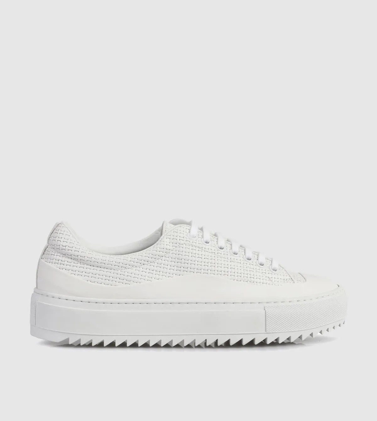 Dina Low Top sneakers by Beau Coops