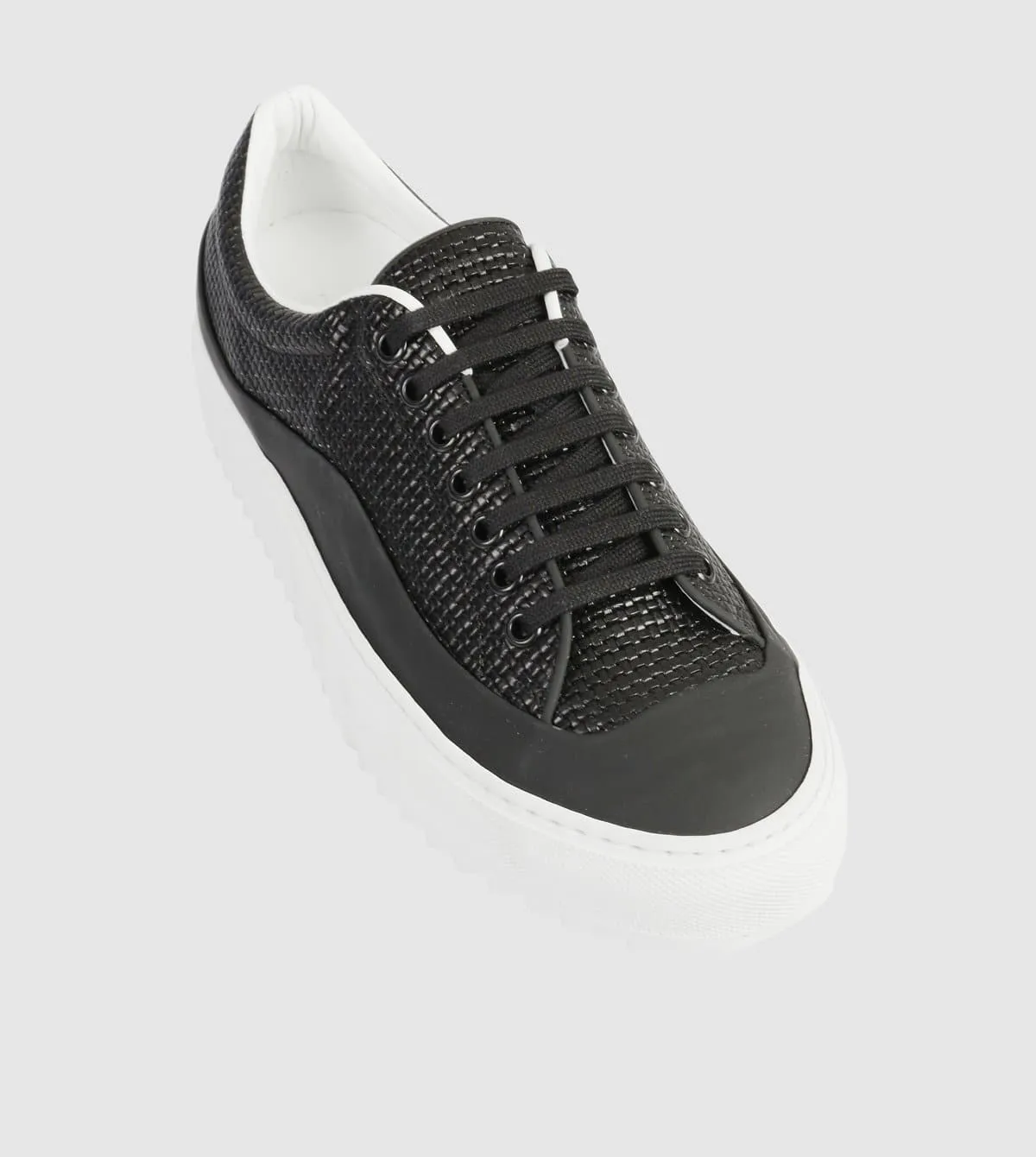 Dina Low Top sneakers by Beau Coops