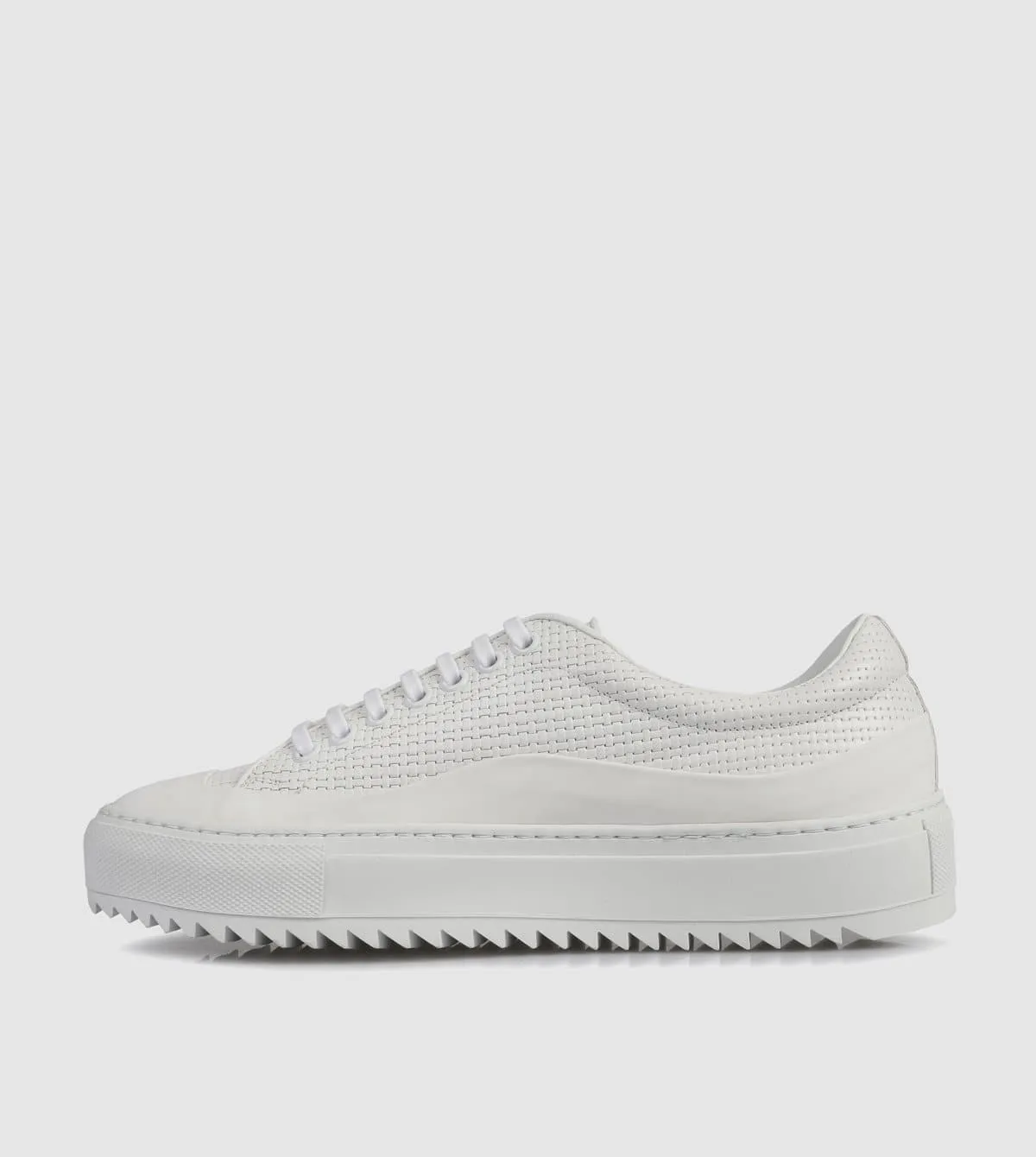 Dina Low Top sneakers by Beau Coops