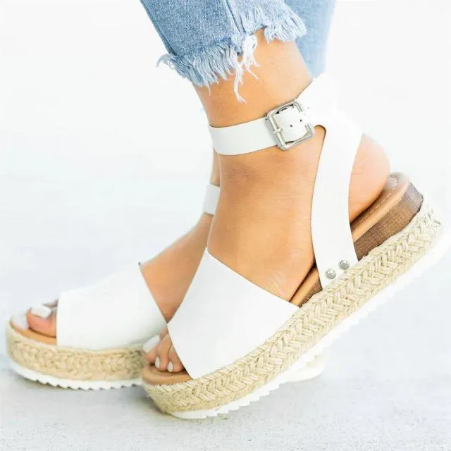 Fashionable and relaxed orthopedic Sandals