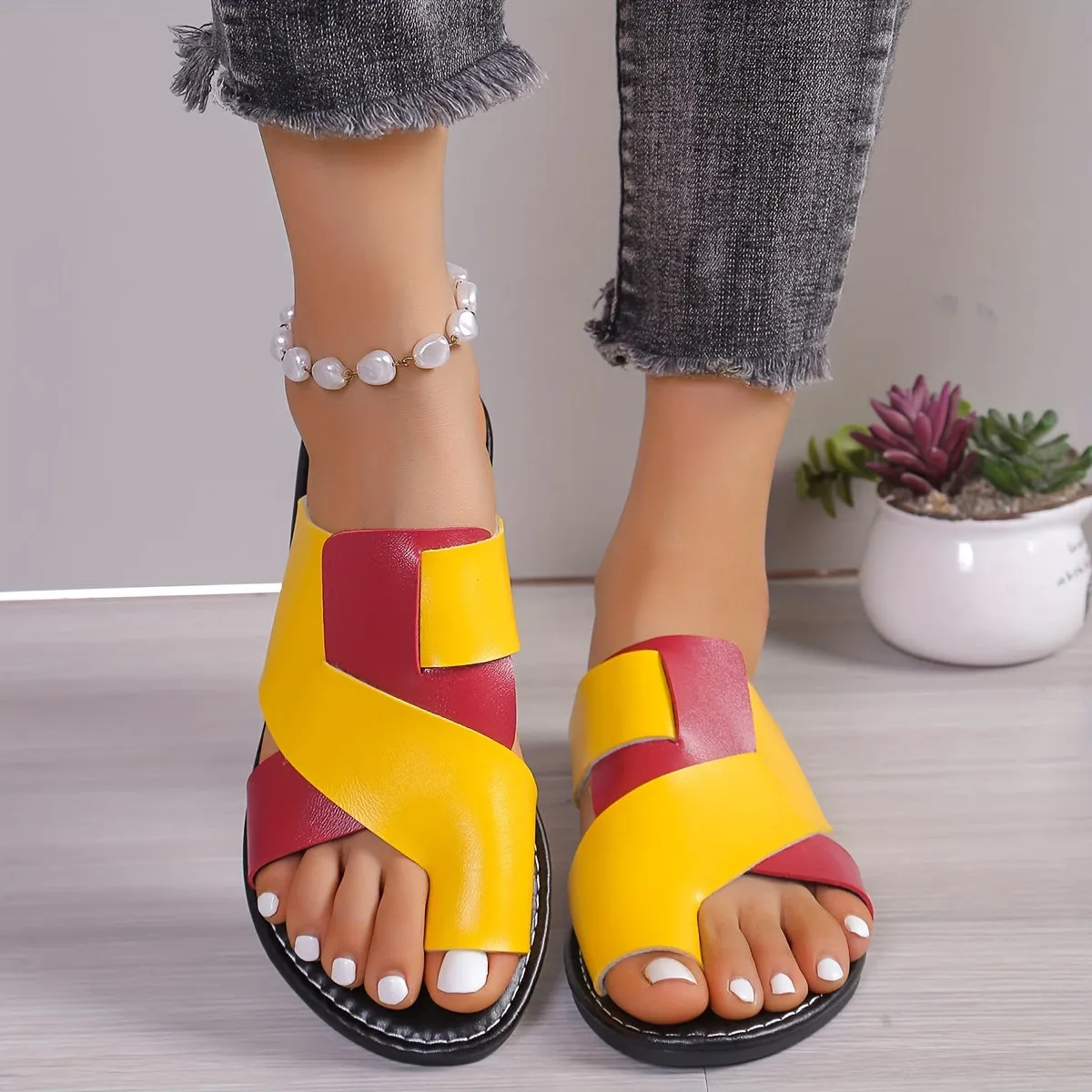 Supportive and fashionable orthopedic Sandals